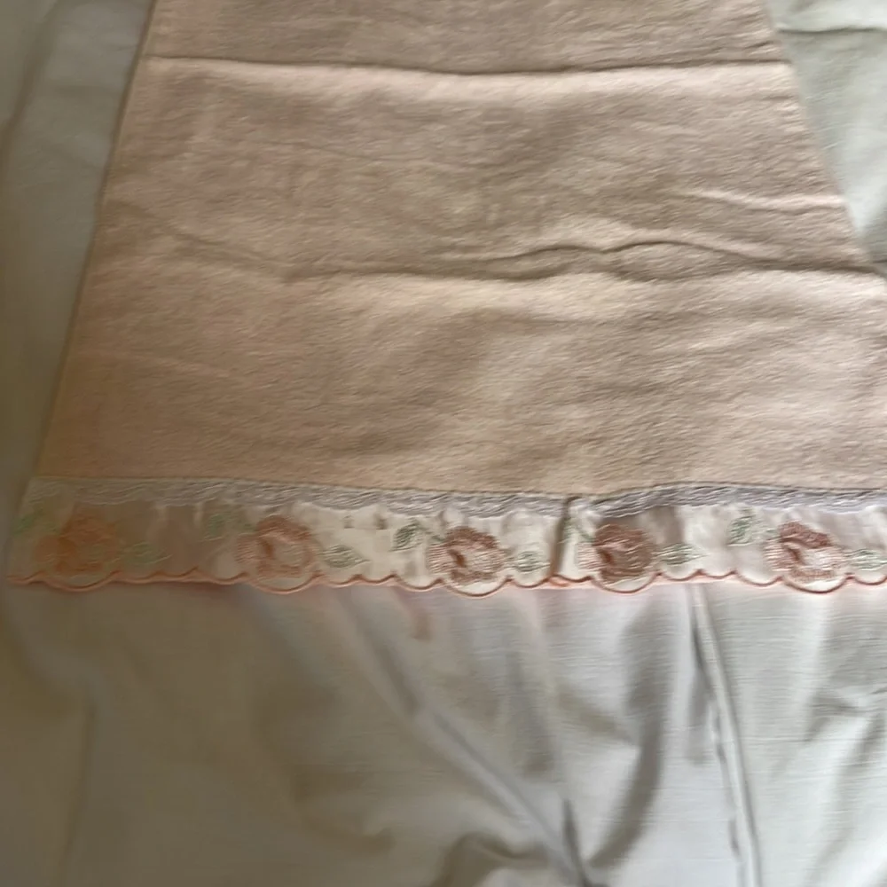 Avanti Hand Towel